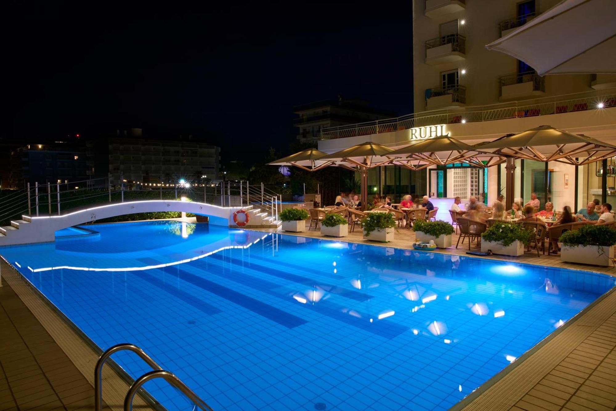 Ruhl Beach Hotel & Suites Лидо-ди-Езоло Экстерьер фото