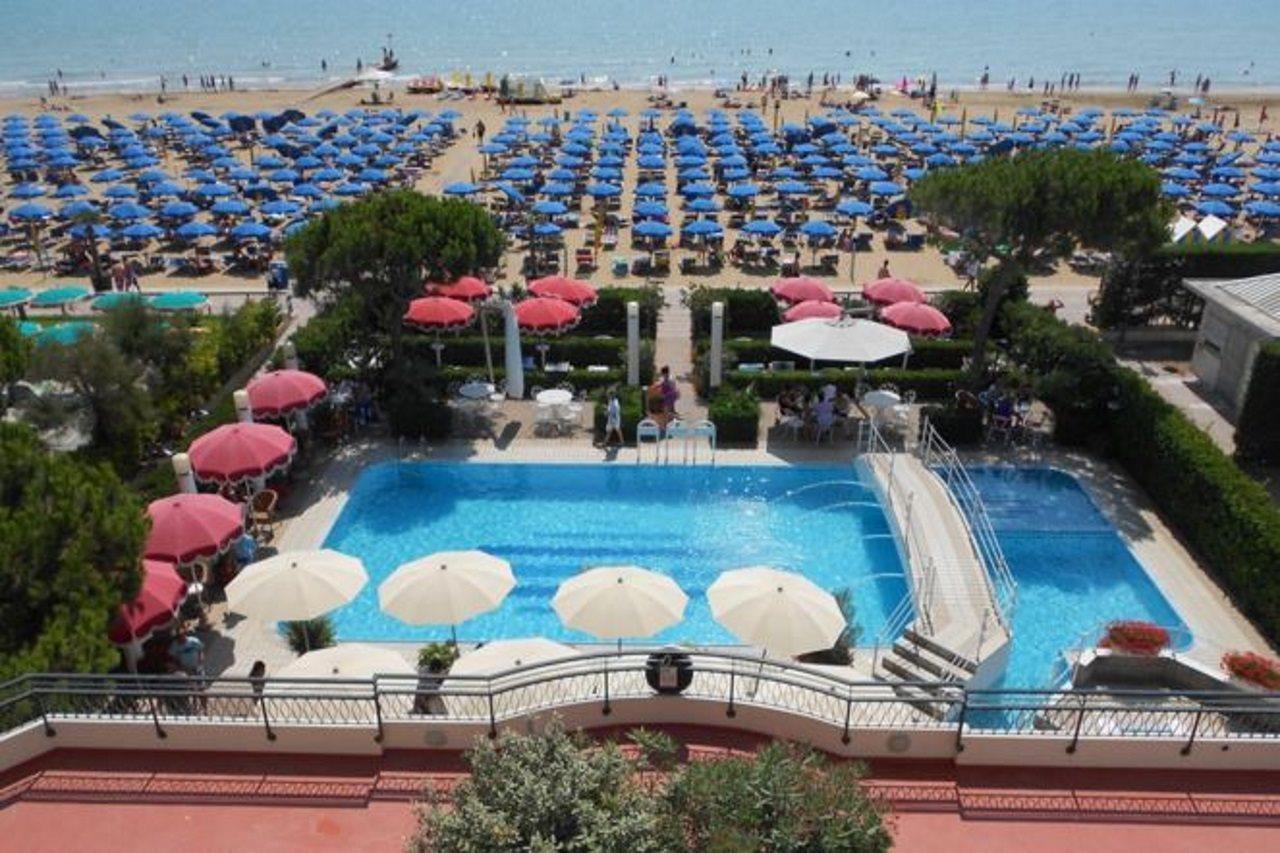 Ruhl Beach Hotel & Suites Лидо-ди-Езоло Экстерьер фото